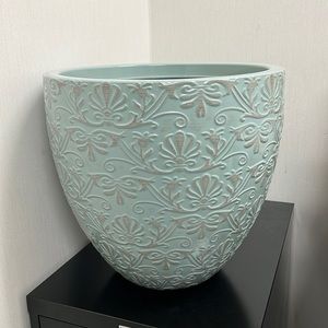 Fairfield decor 15” planter